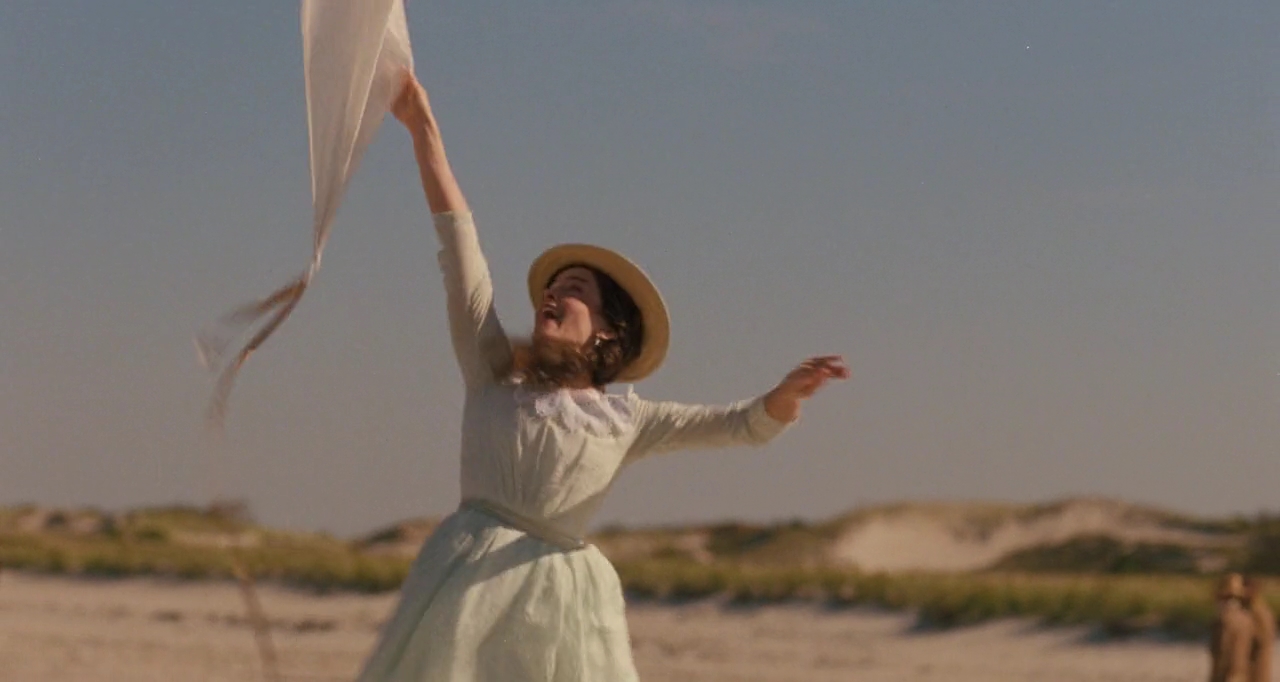 EmmaWatsonFan-dot-nl_LittleWoman4063.jpg