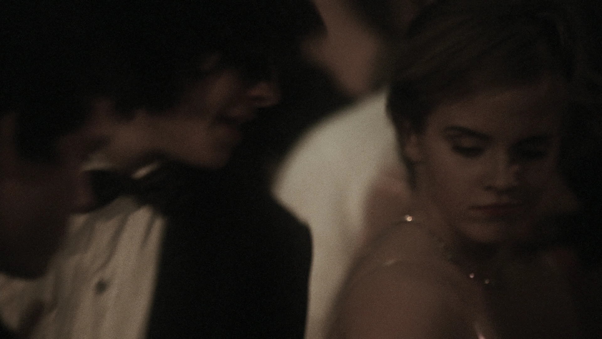 EmmaWatonFan-dot-nl_ThePerksOfBeingAWallflower1075.jpg