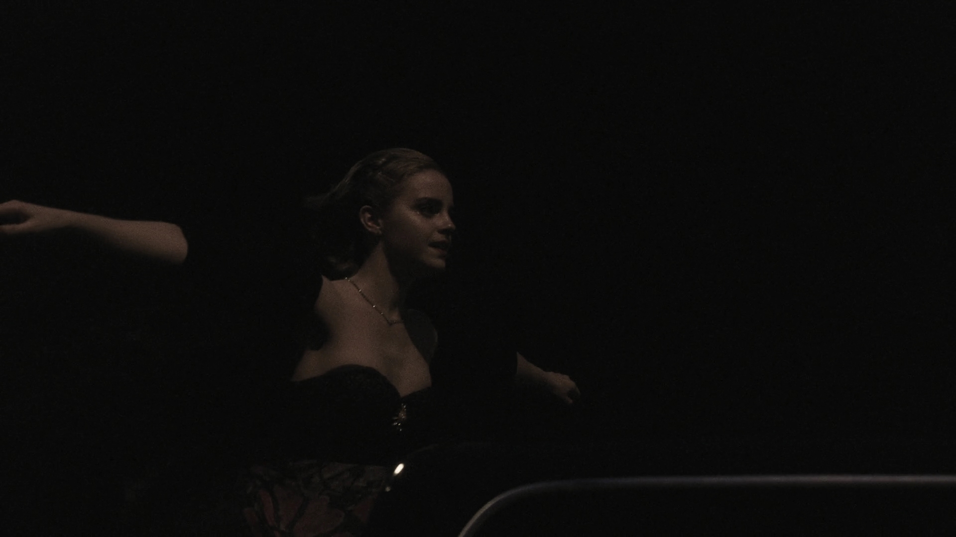 EmmaWatonFan-dot-nl_ThePerksOfBeingAWallflower1592.jpg