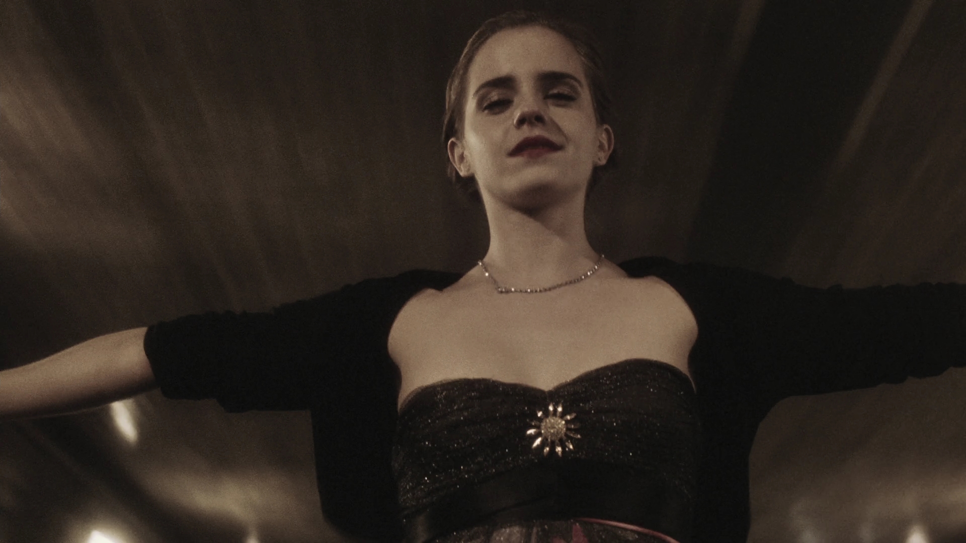 EmmaWatonFan-dot-nl_ThePerksOfBeingAWallflower1602.jpg EmmaWatonFan-dot-nl_ThePerksOfBeingAWallflower1602.jpg