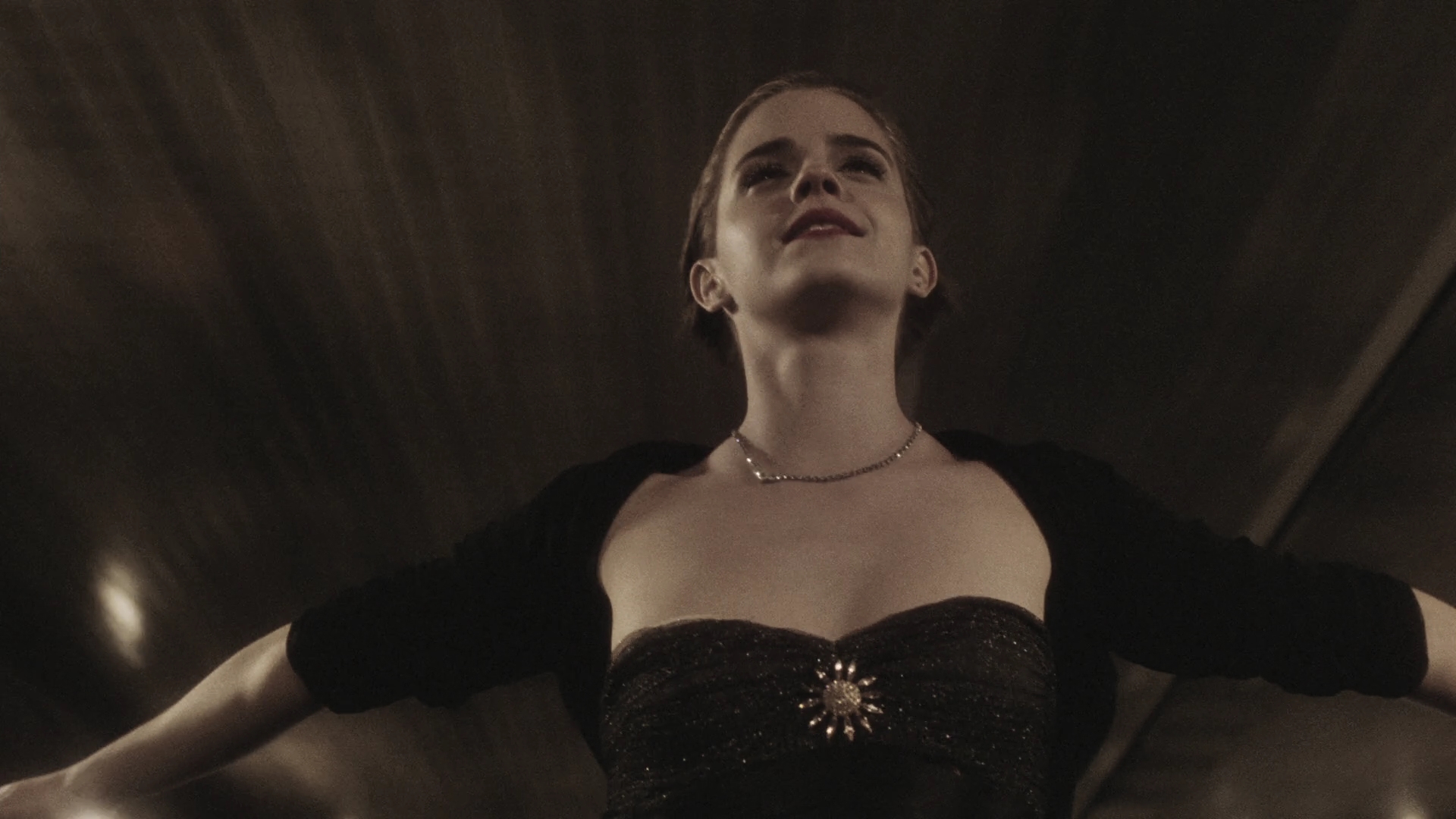 EmmaWatonFan-dot-nl_ThePerksOfBeingAWallflower1610.jpg