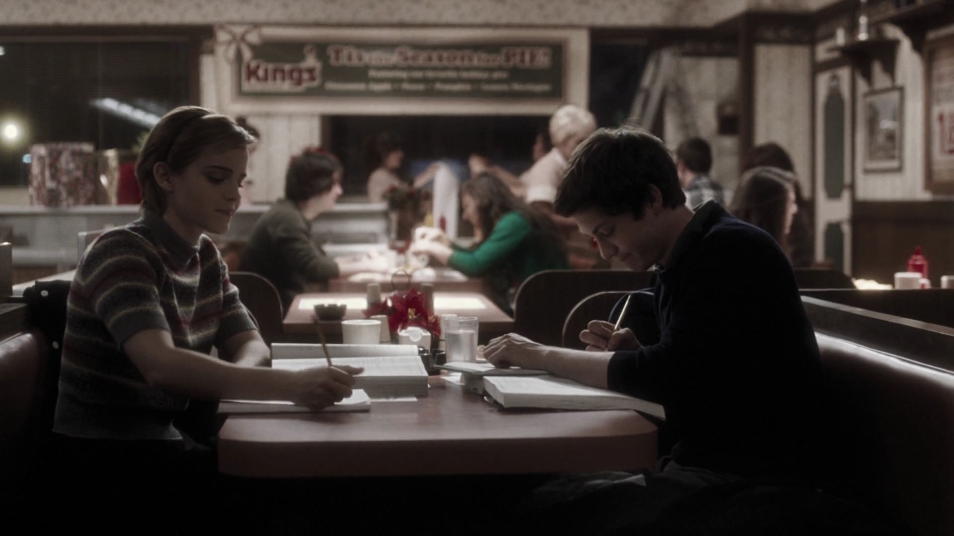 EmmaWatonFan-dot-nl_ThePerksOfBeingAWallflower2225.jpg EmmaWatonFan-dot-nl_ThePerksOfBeingAWallflower2225.jpg