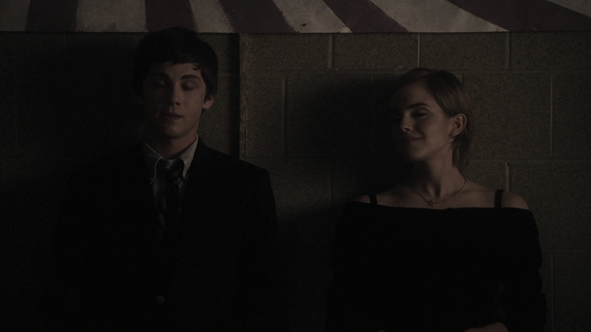 EmmaWatonFan-dot-nl_ThePerksOfBeingAWallflower3451.jpg EmmaWatonFan-dot-nl_ThePerksOfBeingAWallflower3451.jpg