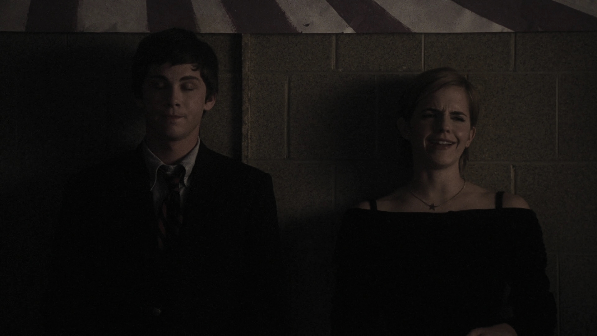 EmmaWatonFan-dot-nl_ThePerksOfBeingAWallflower3452.jpg EmmaWatonFan-dot-nl_ThePerksOfBeingAWallflower3452.jpg