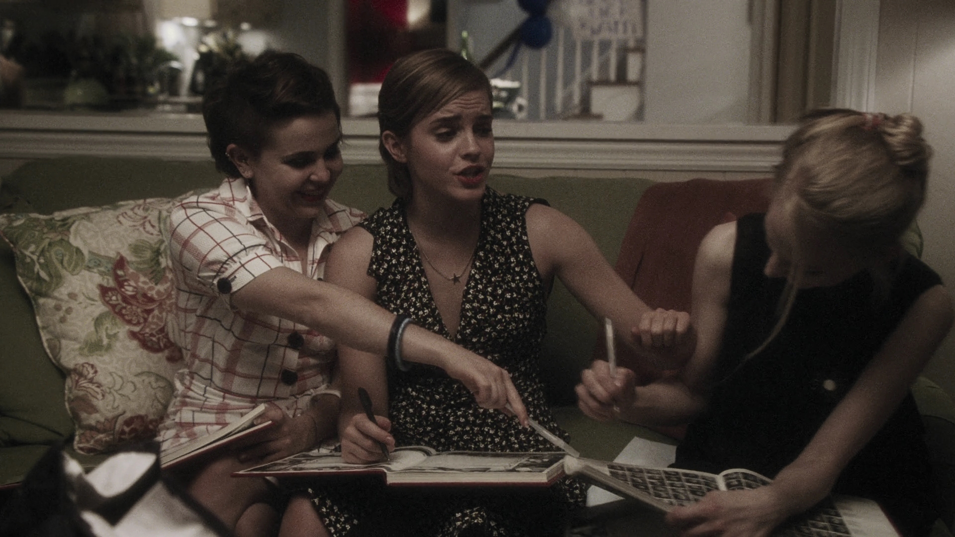 EmmaWatonFan-dot-nl_ThePerksOfBeingAWallflower4834.jpg