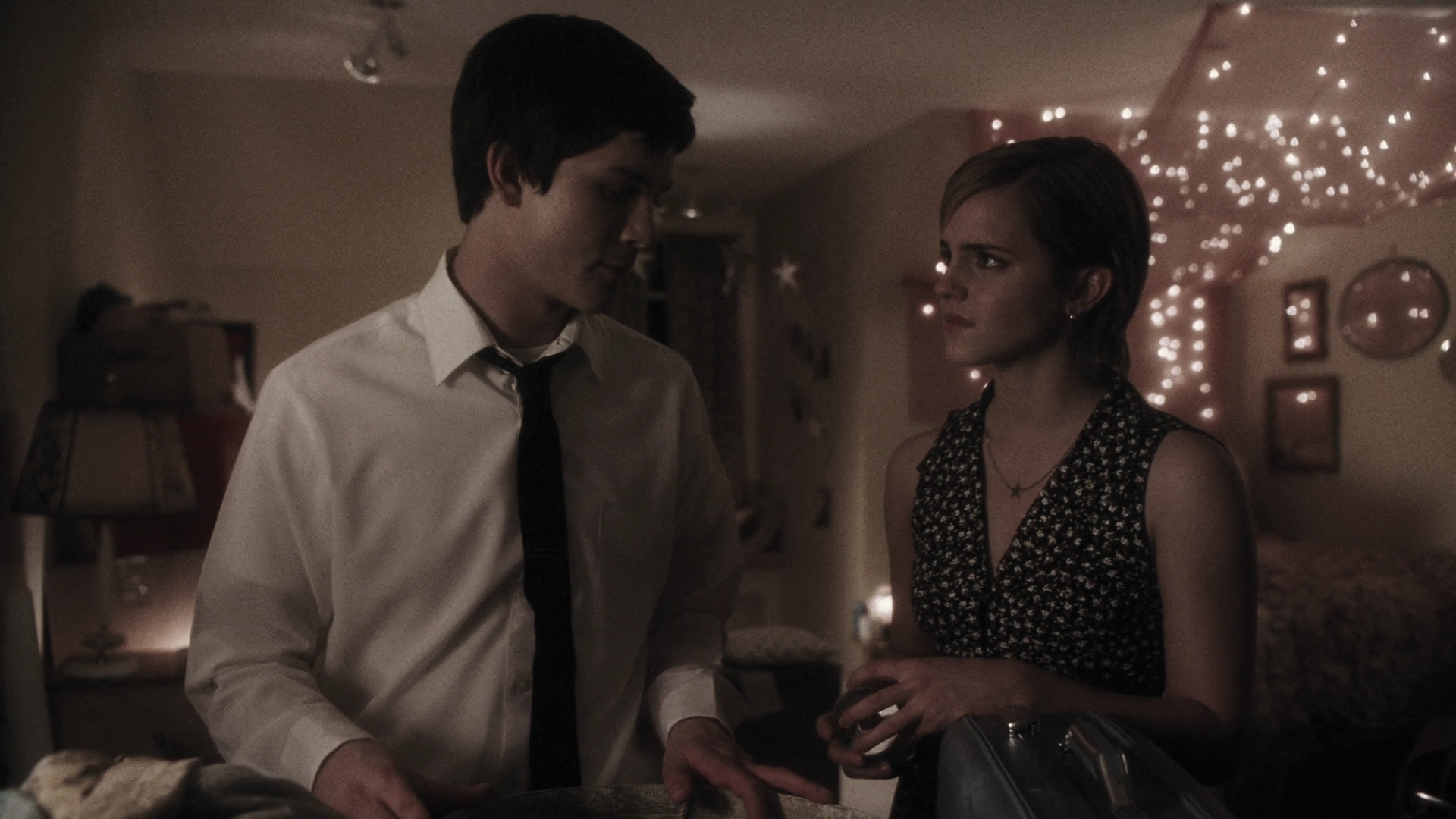 EmmaWatonFan-dot-nl_ThePerksOfBeingAWallflower4934.jpg EmmaWatonFan-dot-nl_ThePerksOfBeingAWallflower4934.jpg
