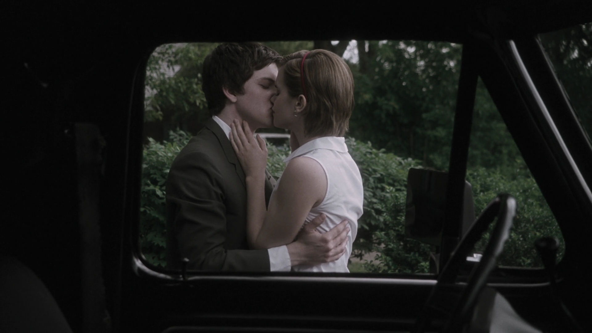 EmmaWatonFan-dot-nl_ThePerksOfBeingAWallflower5102.jpg EmmaWatonFan-dot-nl_ThePerksOfBeingAWallflower5102.jpg