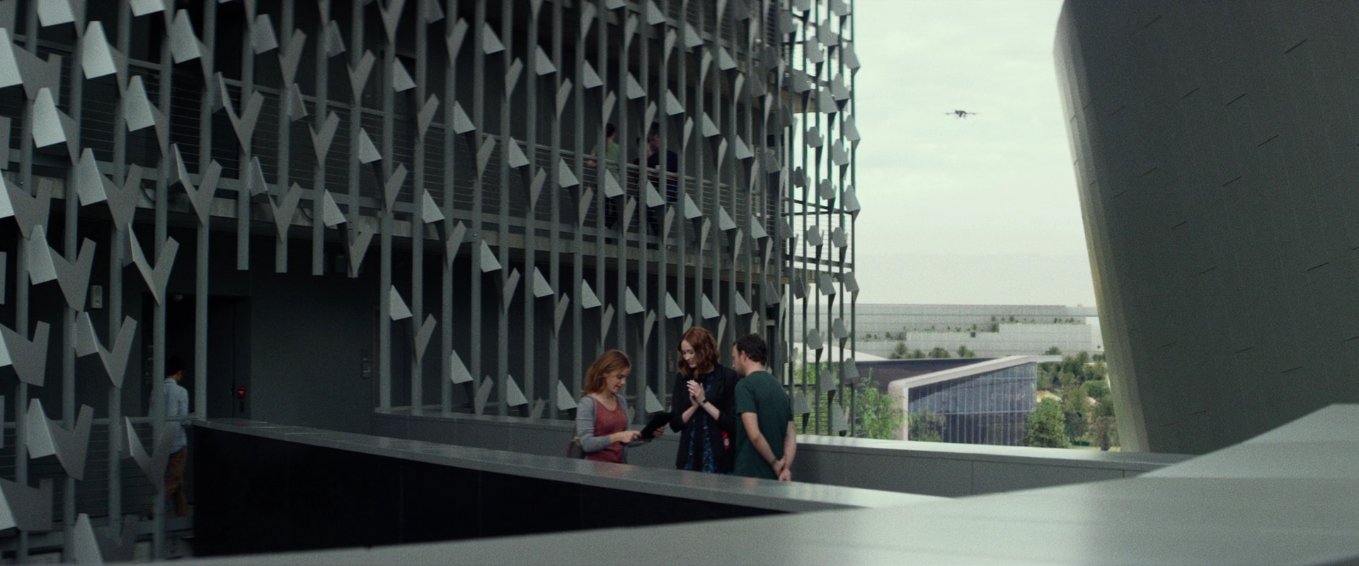 EmmaWatsonFan-dot-nl_TheCircle0548.jpg