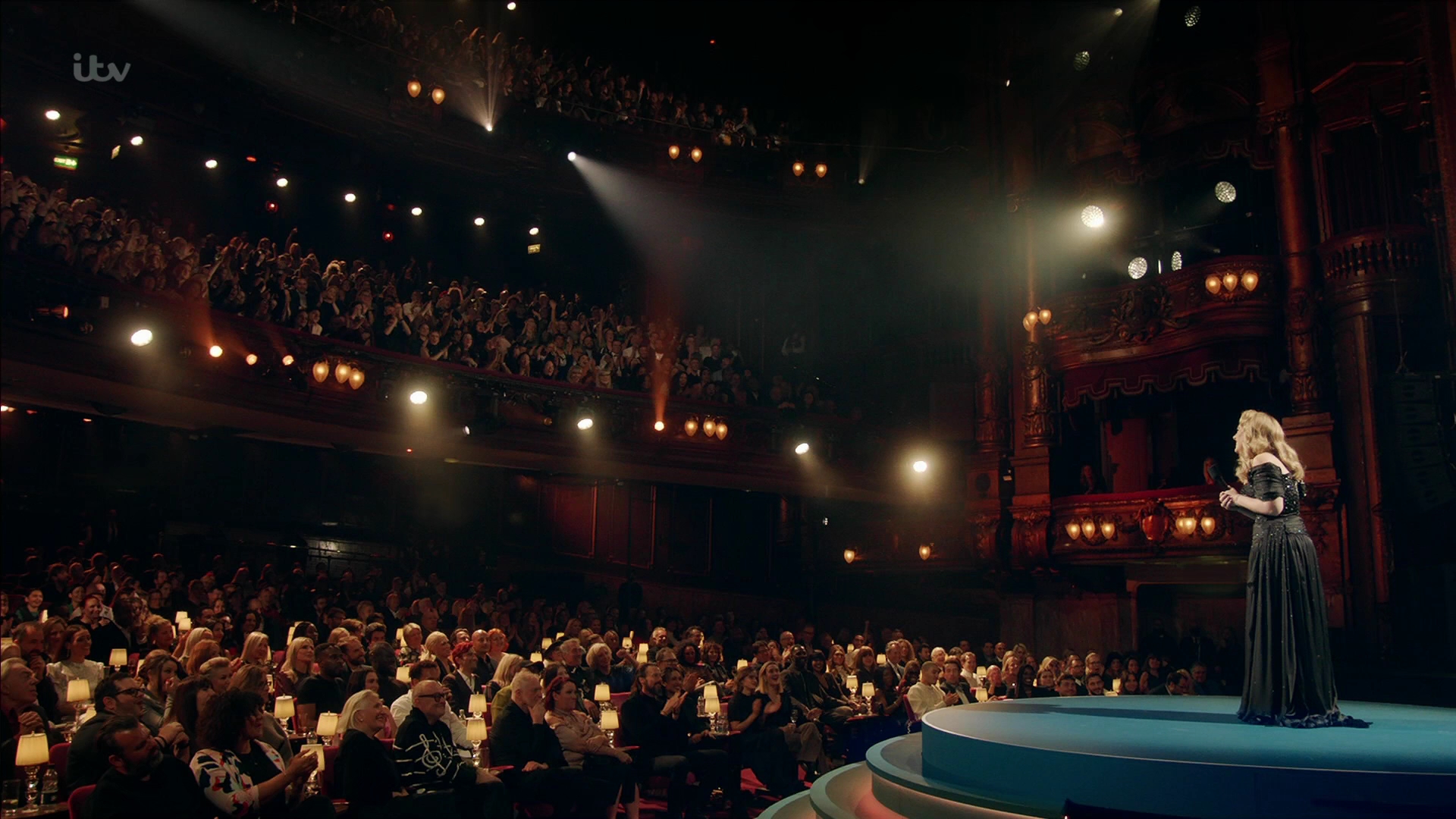 EmmaWatsonFan-dot-nl_AnAudiencewithAdele0625.jpg EmmaWatsonFan-dot-nl_AnAudiencewithAdele0625.jpg