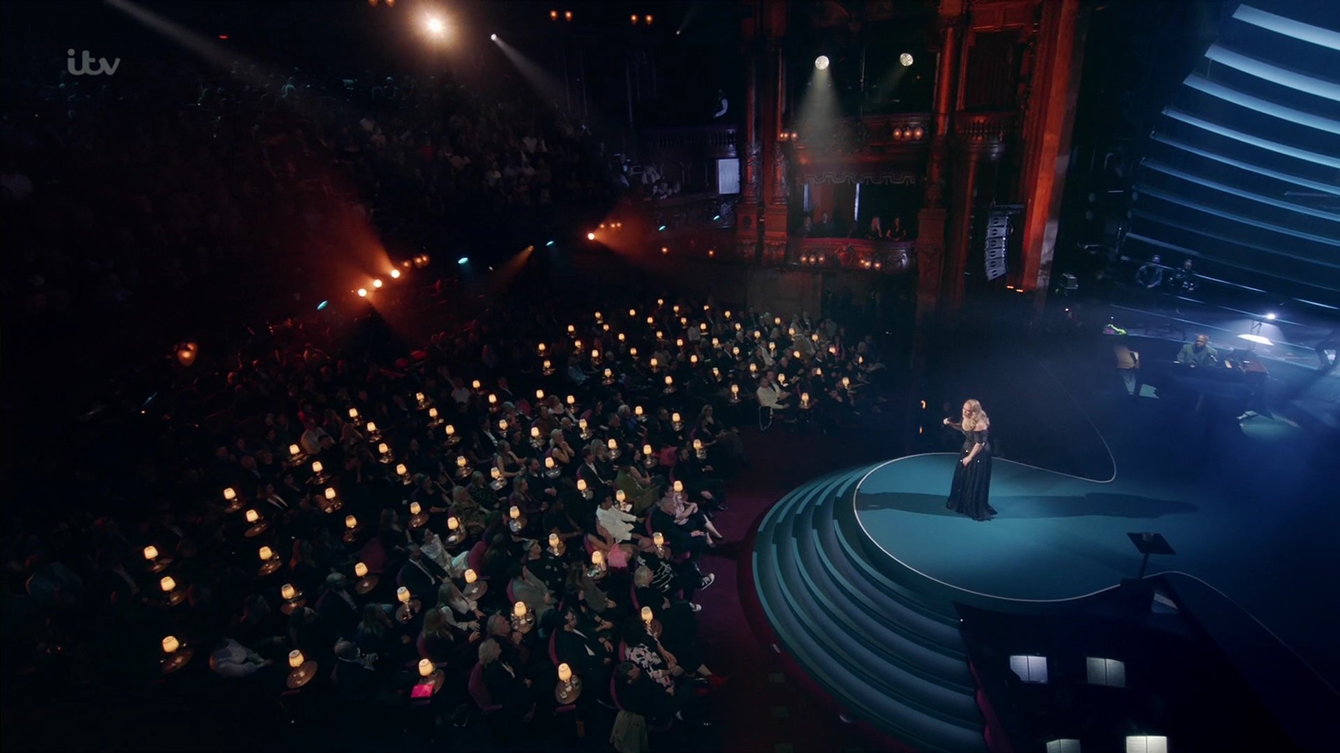 EmmaWatsonFan-dot-nl_AnAudiencewithAdele1331.jpg