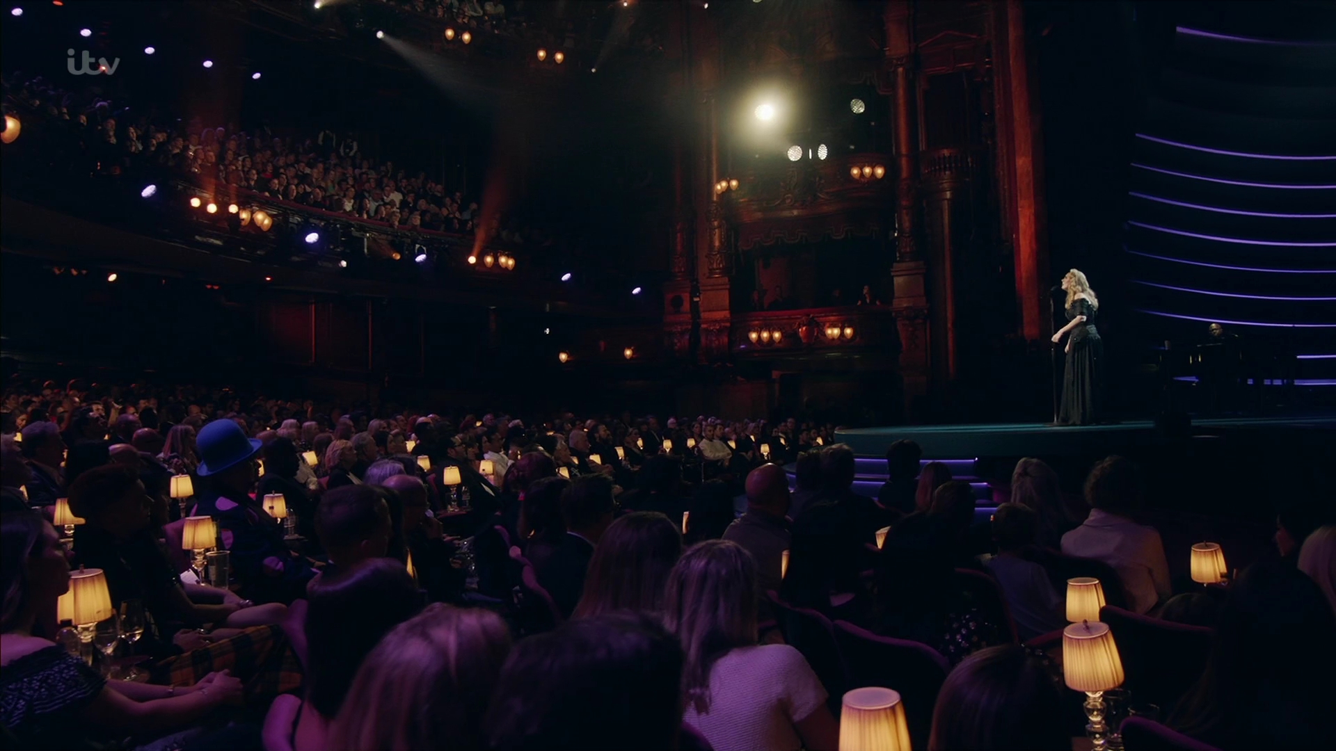 EmmaWatsonFan-dot-nl_AnAudiencewithAdele3591.jpg