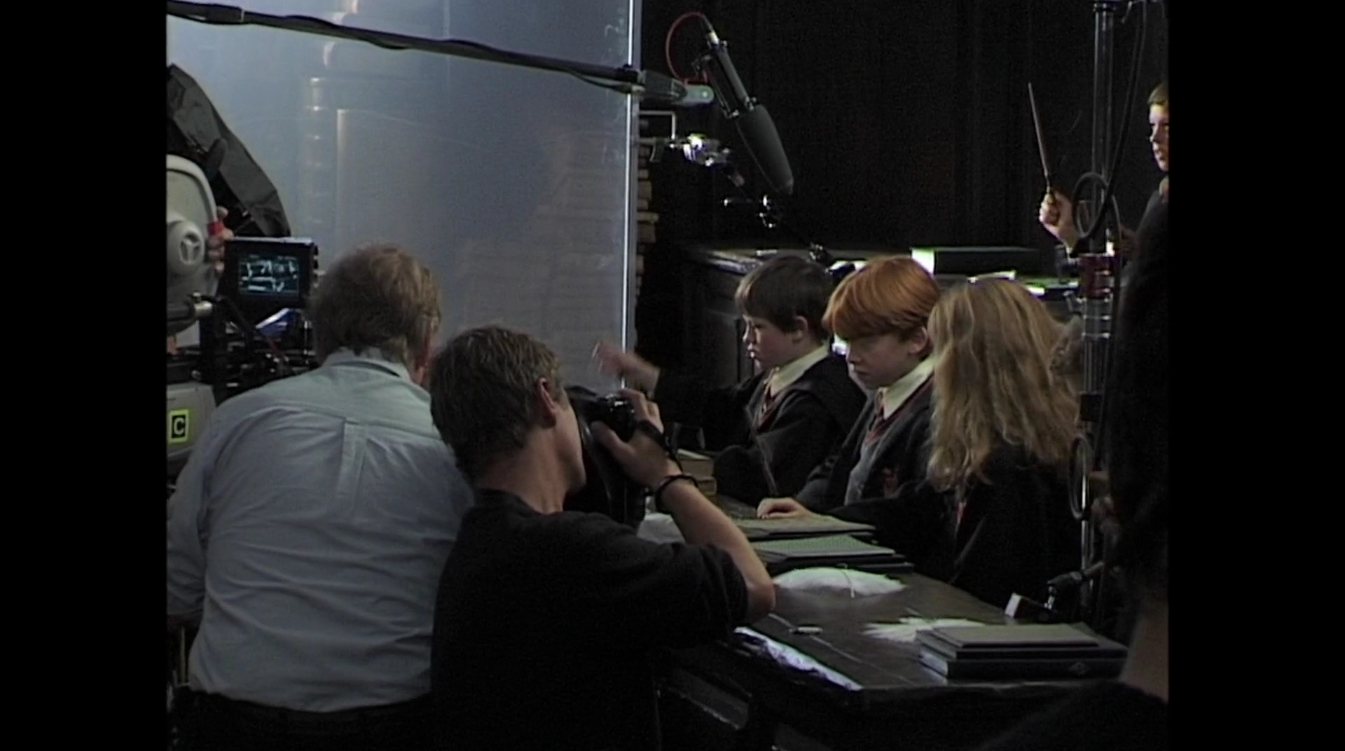 EmmaWatsonFan-dot-nl_HarryPotter-ReturnToHogwarts0455.jpg
