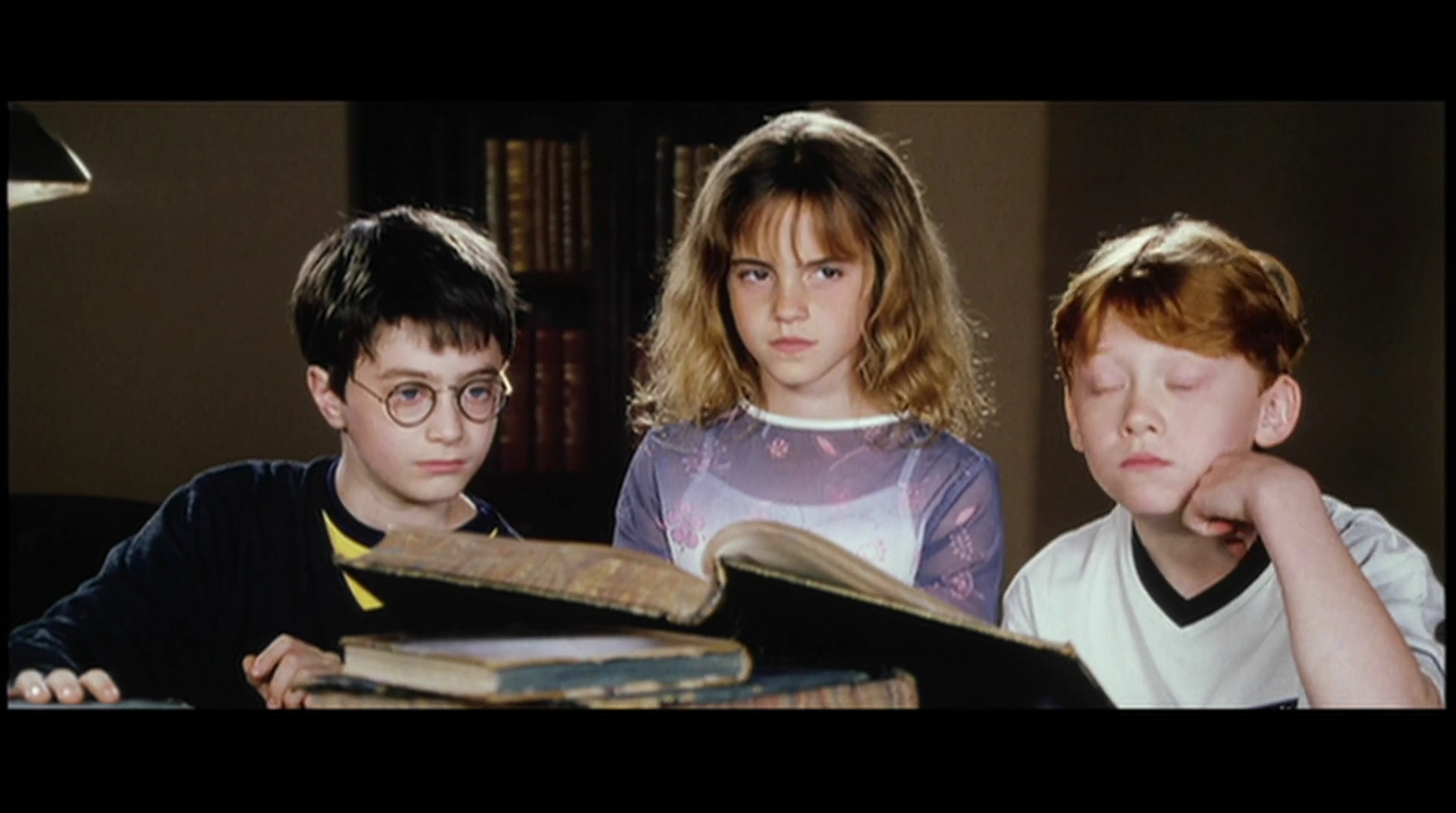 EmmaWatsonFan-dot-nl_HarryPotter-ReturnToHogwarts0587.jpg