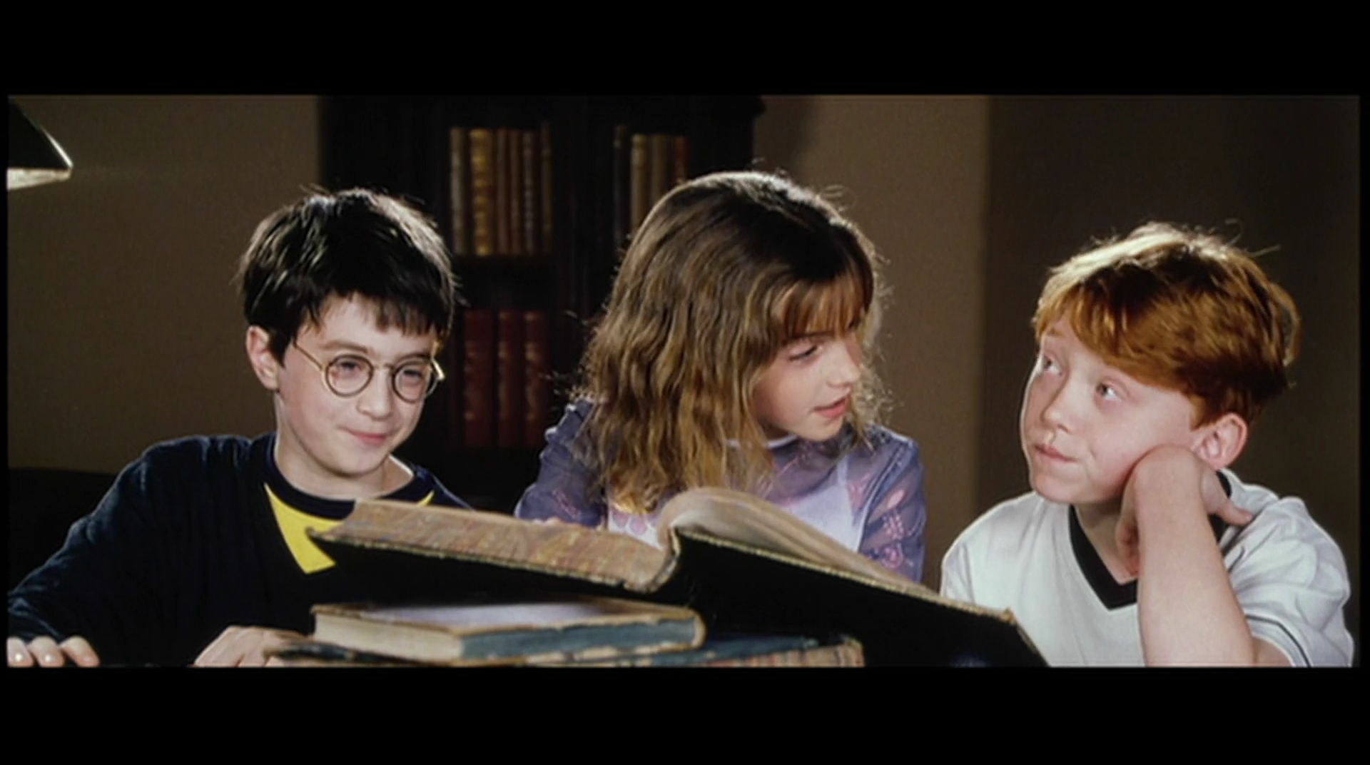 EmmaWatsonFan-dot-nl_HarryPotter-ReturnToHogwarts0597.jpg