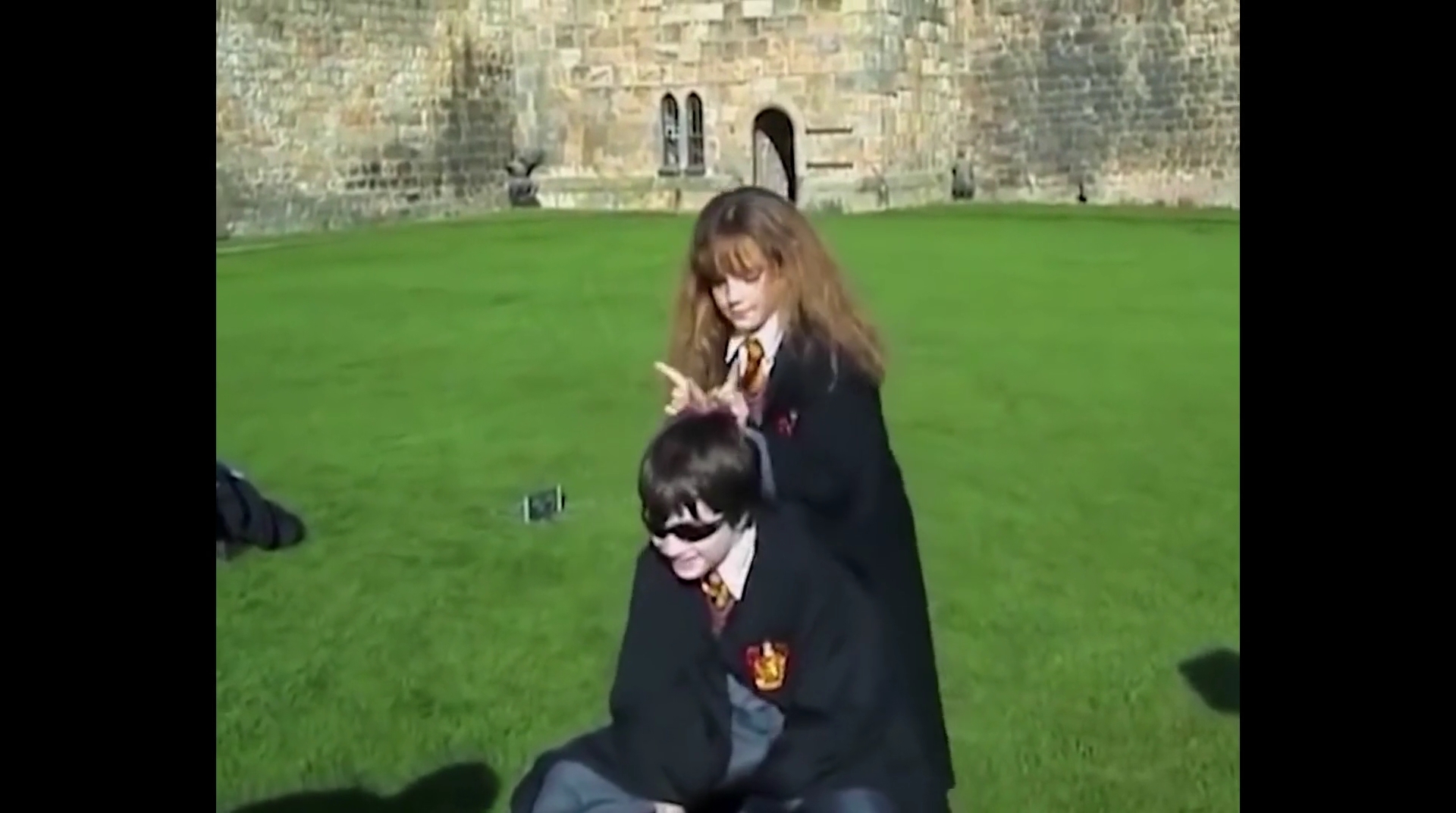 EmmaWatsonFan-dot-nl_HarryPotter-ReturnToHogwarts0895.jpg EmmaWatsonFan-dot-nl_HarryPotter-ReturnToHogwarts0895.jpg