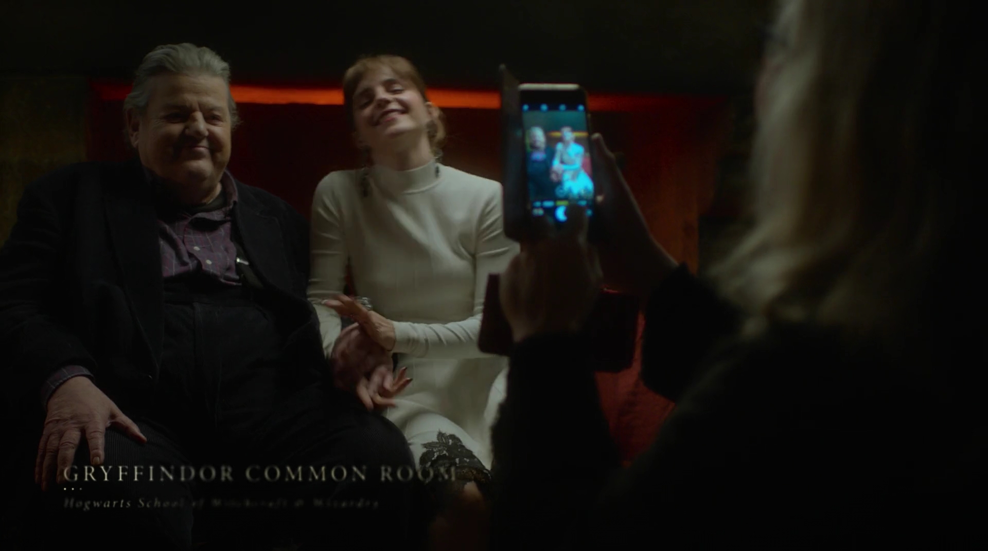 EmmaWatsonFan-dot-nl_HarryPotter-ReturnToHogwarts1058.jpg EmmaWatsonFan-dot-nl_HarryPotter-ReturnToHogwarts1058.jpg