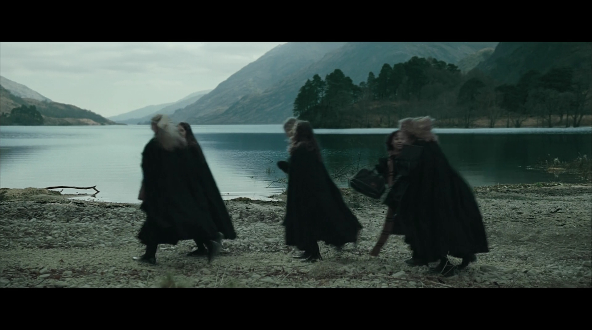 EmmaWatsonFan-dot-nl_HarryPotter-ReturnToHogwarts2573.jpg EmmaWatsonFan-dot-nl_HarryPotter-ReturnToHogwarts2573.jpg
