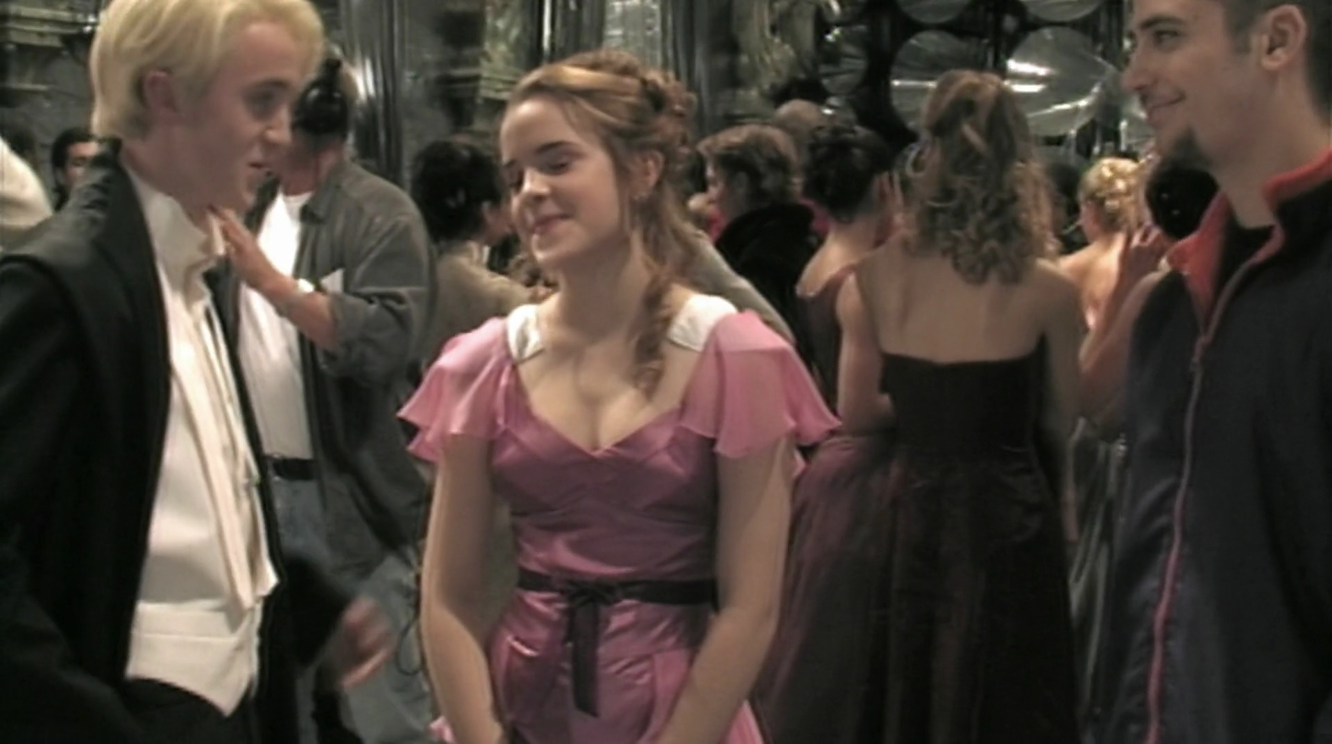 EmmaWatsonFan-dot-nl_HarryPotter-ReturnToHogwarts3002.jpg