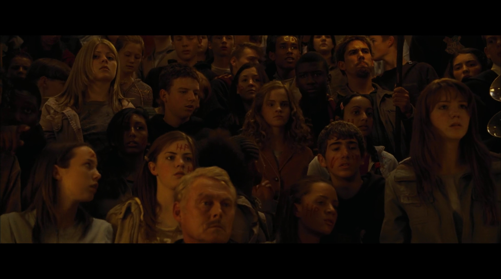 EmmaWatsonFan-dot-nl_HarryPotter-ReturnToHogwarts3218.jpg EmmaWatsonFan-dot-nl_HarryPotter-ReturnToHogwarts3218.jpg