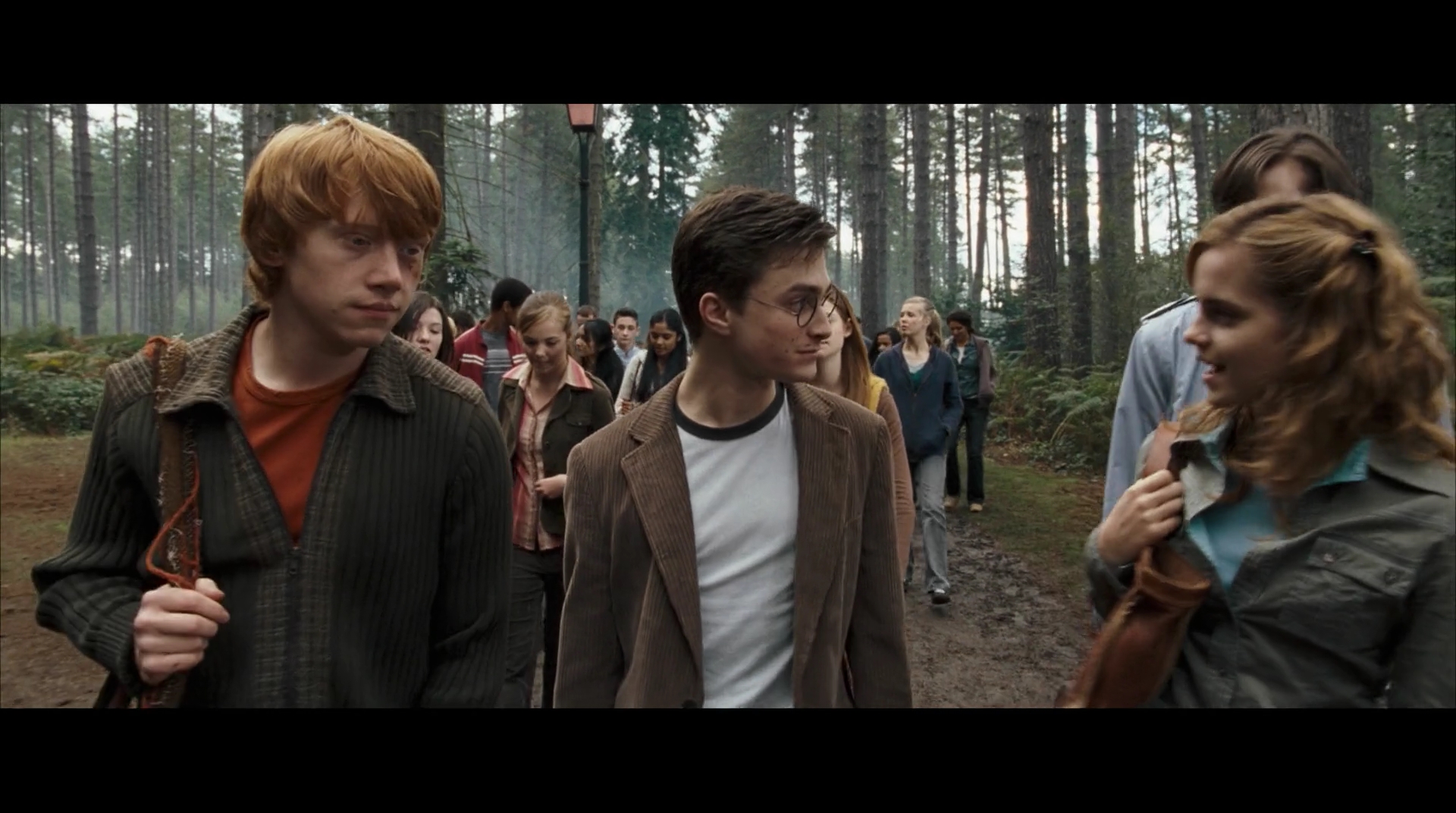 EmmaWatsonFan-dot-nl_HarryPotter-ReturnToHogwarts3846.jpg