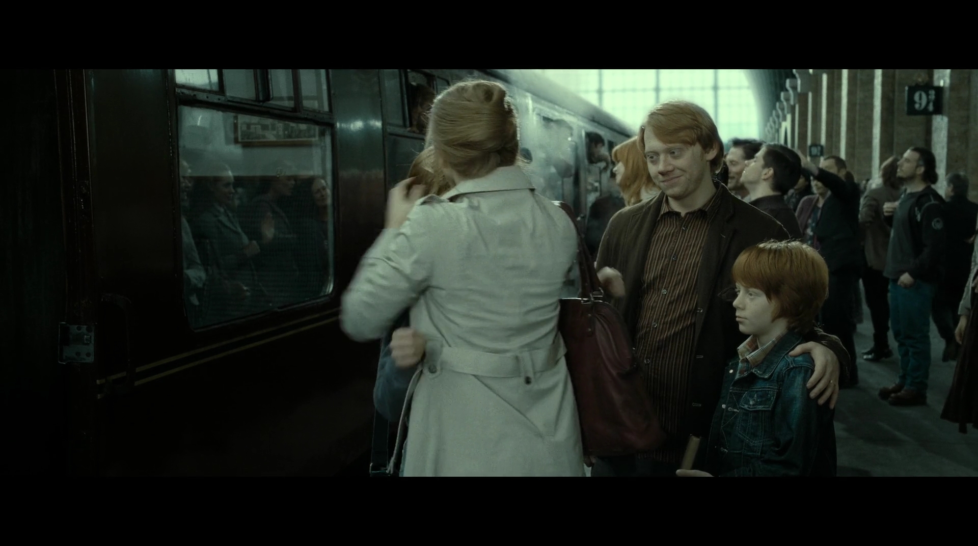 EmmaWatsonFan-dot-nl_HarryPotter-ReturnToHogwarts4798.jpg EmmaWatsonFan-dot-nl_HarryPotter-ReturnToHogwarts4798.jpg