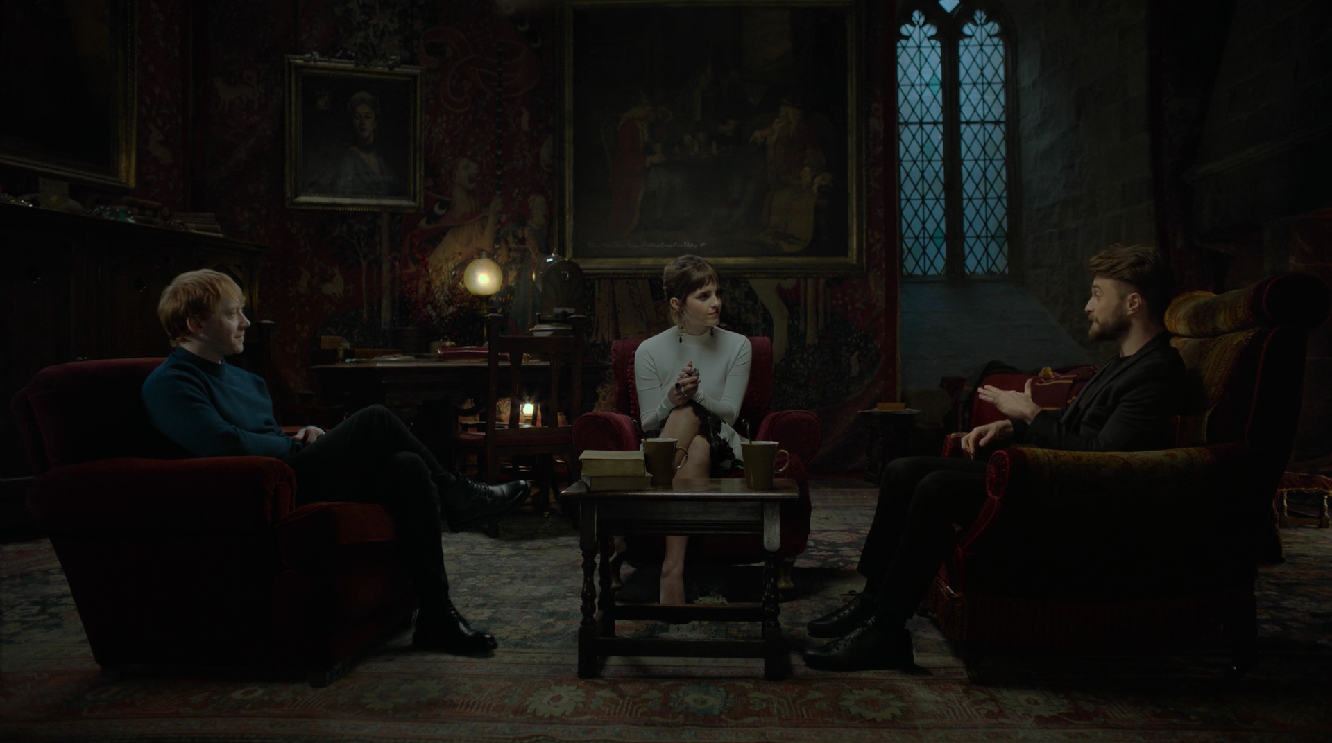 EmmaWatsonFan-dot-nl_HarryPotter-ReturnToHogwarts5058.jpg