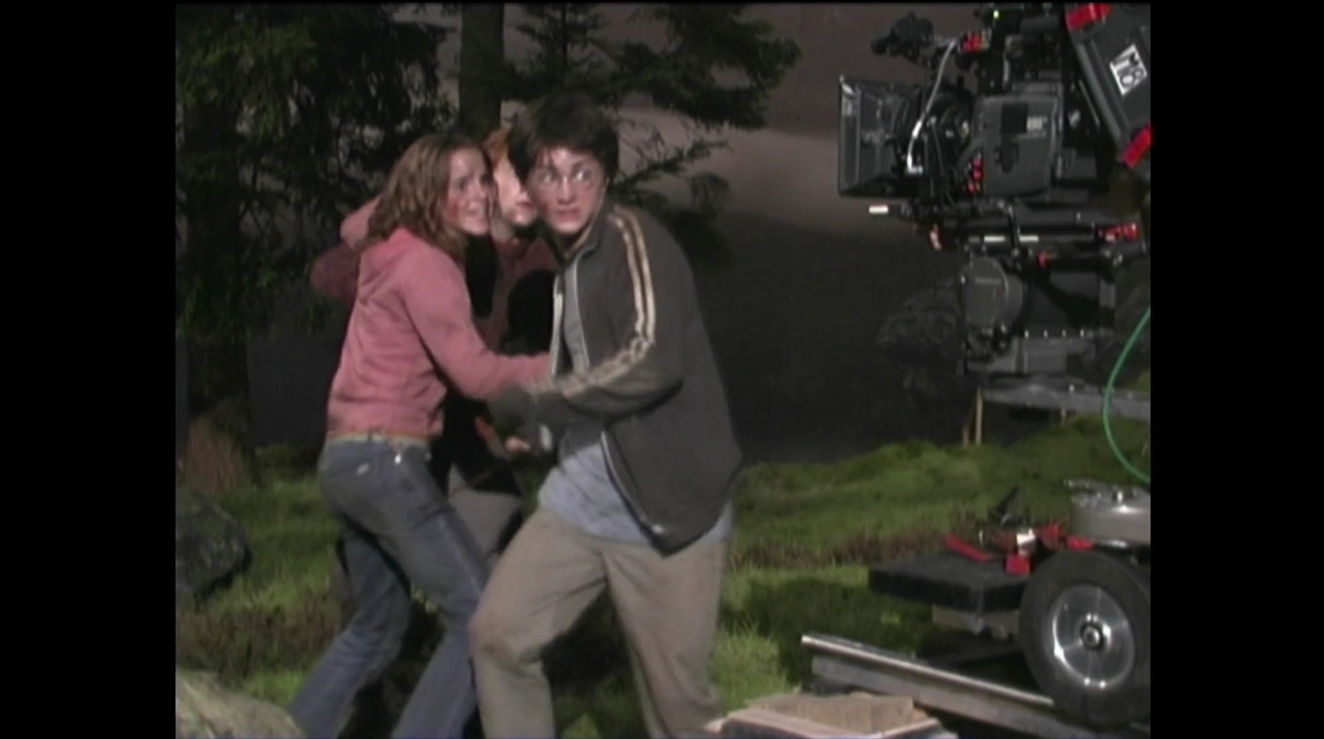 EmmaWatsonFan-dot-nl_HarryPotter-ReturnToHogwarts5271.jpg