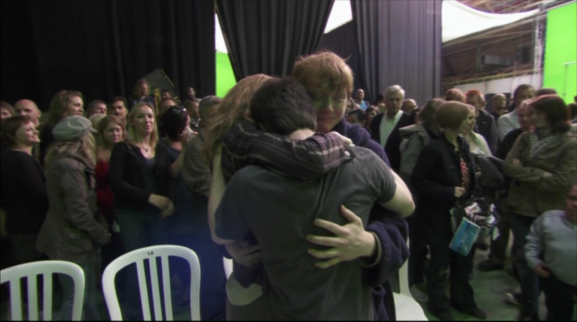 EmmaWatsonFan-dot-nl_HarryPotter-ReturnToHogwarts5749.jpg EmmaWatsonFan-dot-nl_HarryPotter-ReturnToHogwarts5749.jpg
